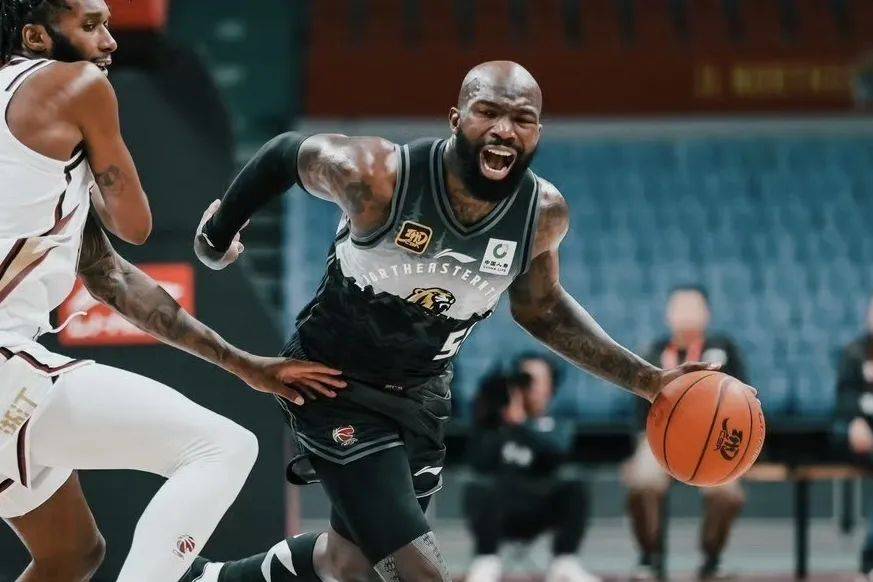 开云体育官网-包含吉林男篮实力坚挺，迎来挑战的词条