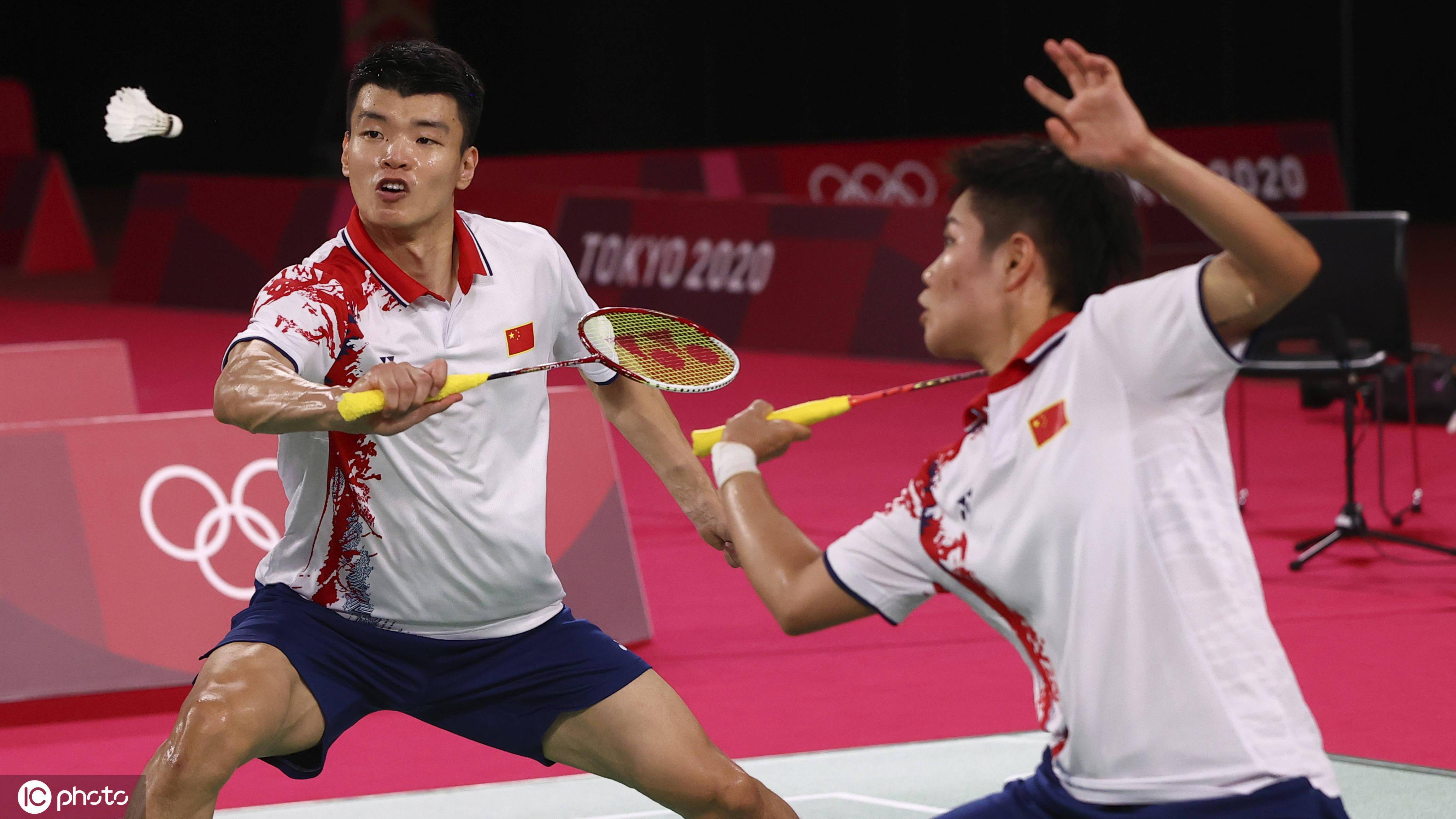 开云体育-日本队轻取泰国队，黄鸭组合点燃赛场