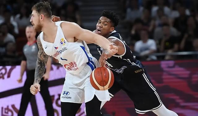 西班牙战胜希腊，晋级半决赛