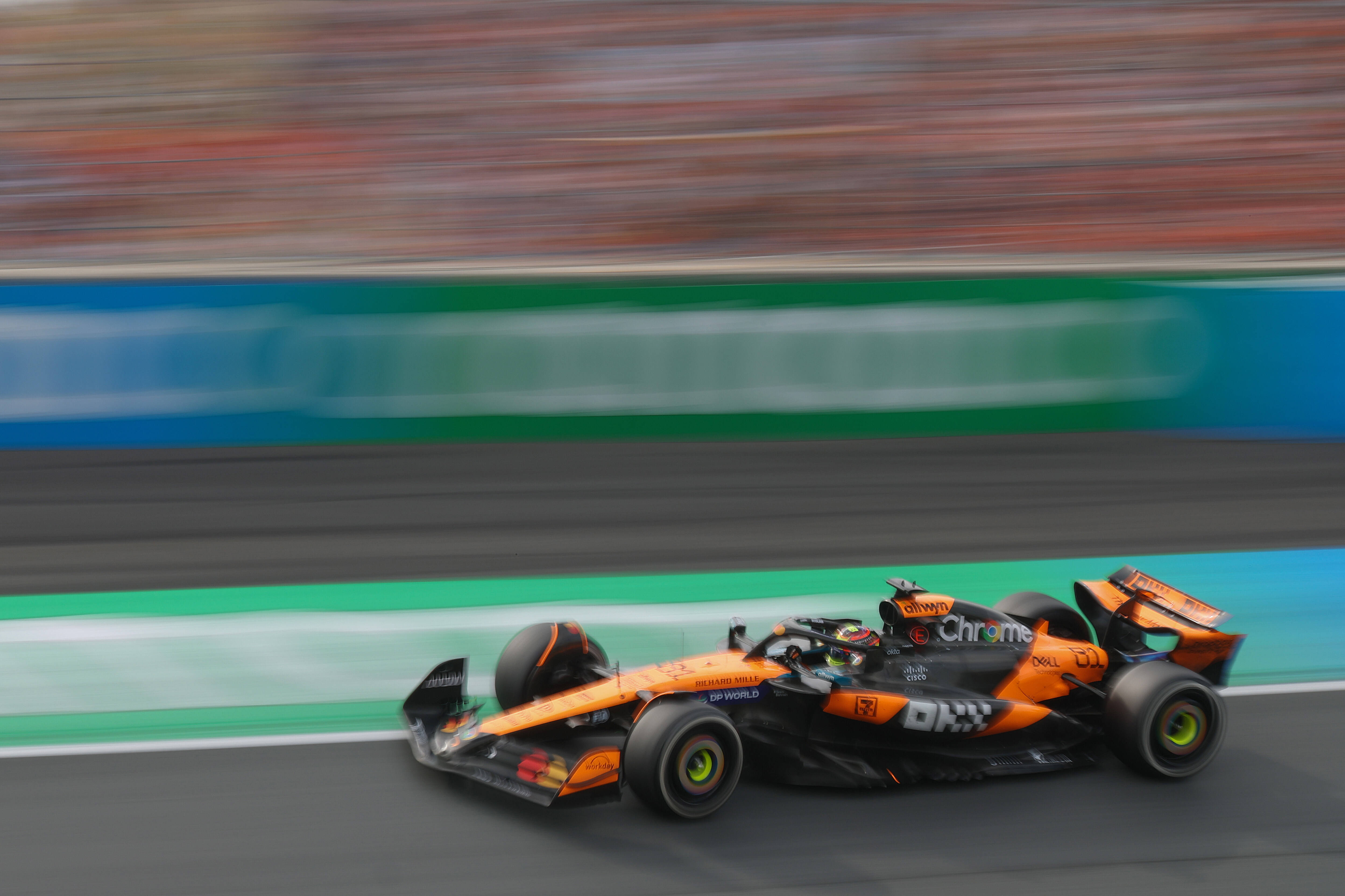 开云下载-迈凯伦翻盘威廉姆斯，皮亚斯特里点燃赛场